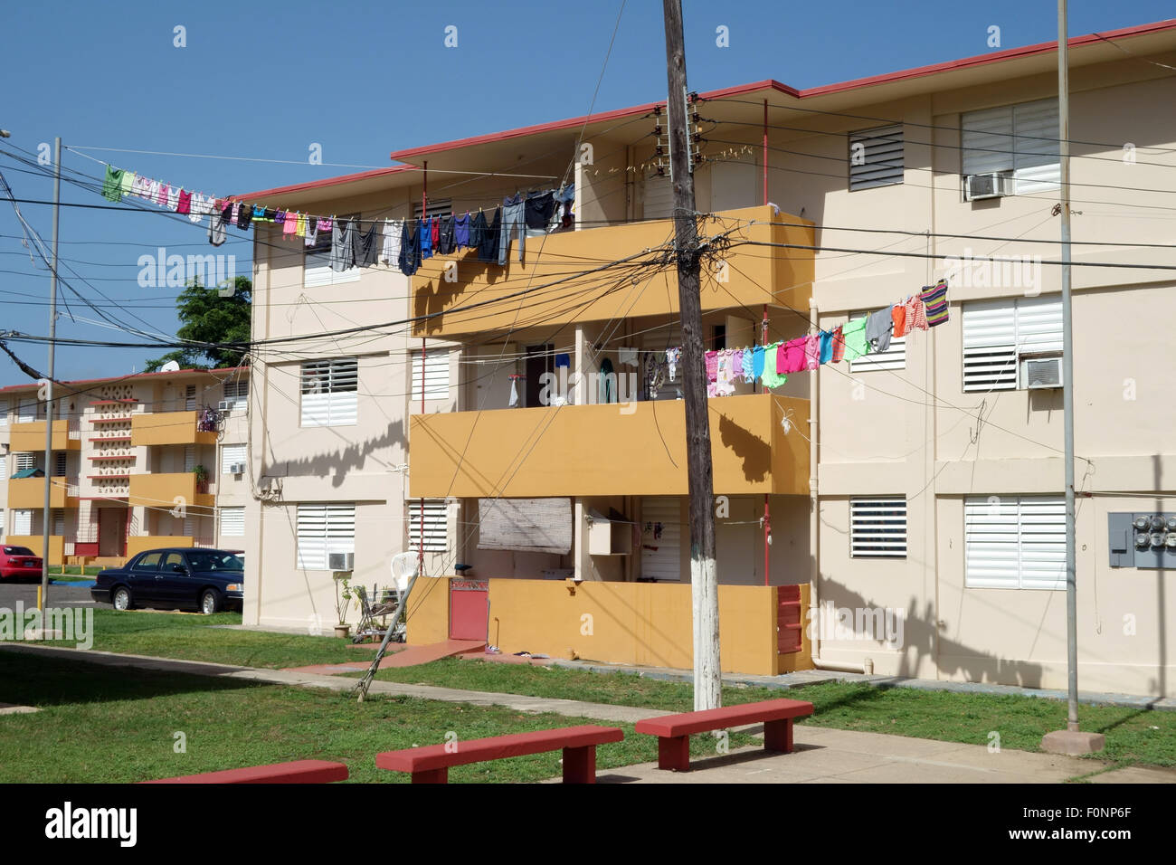 Alloggiamento comunale Aguadilla Puerto Rico Foto Stock