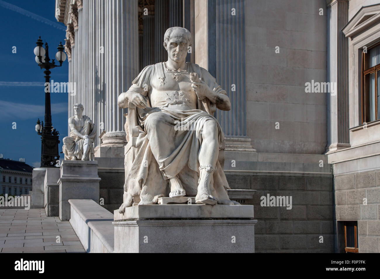 Austria - Vienna Il Parlamento statua Foto Stock