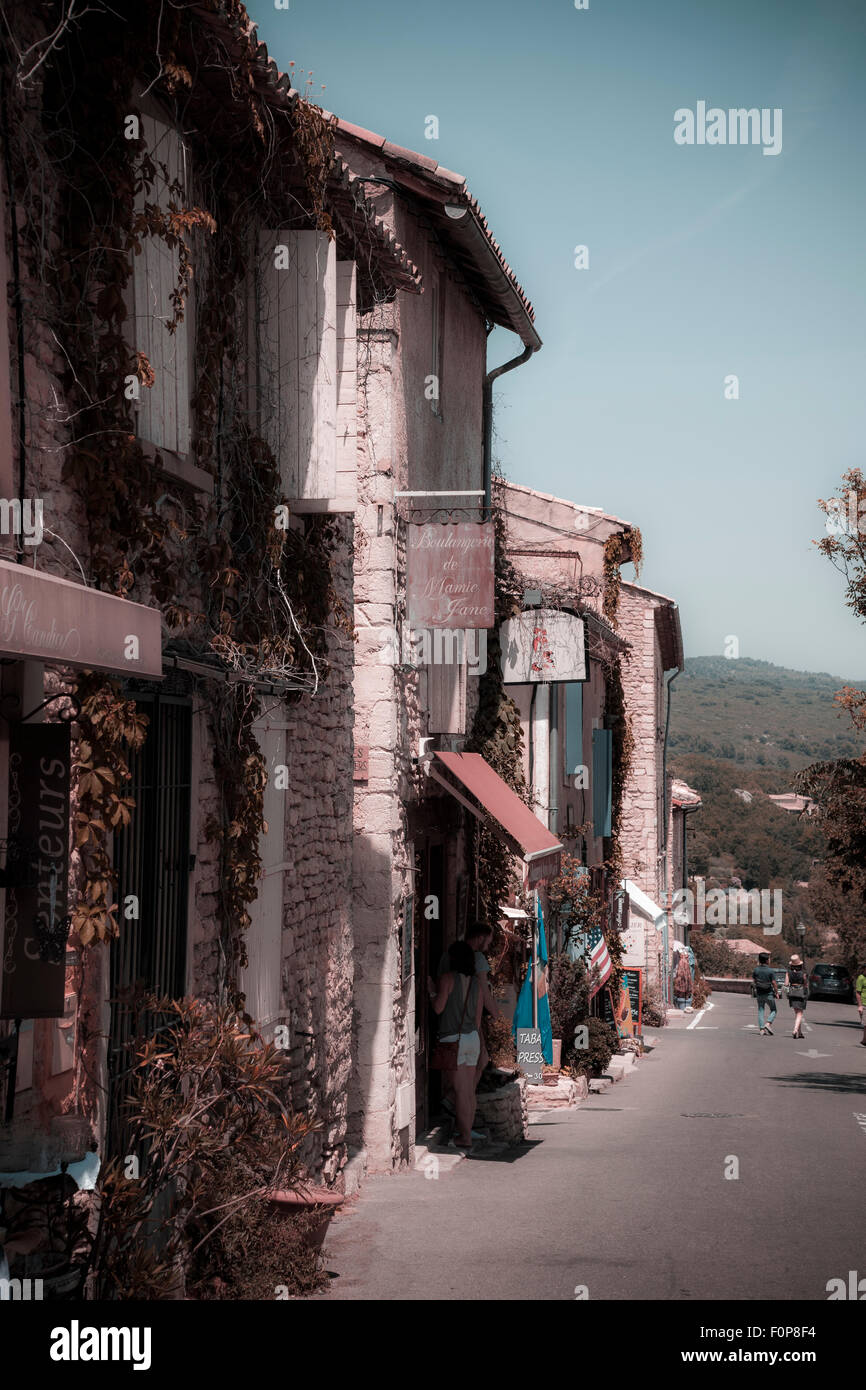 Pittoresche case di villaggio in Gourdes Farnce Foto Stock