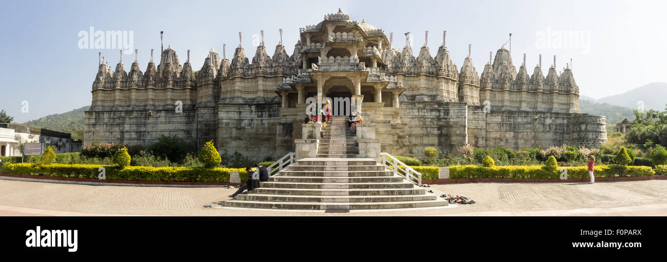 India; strada da Udaipur a Jodhpur. Foto Stock