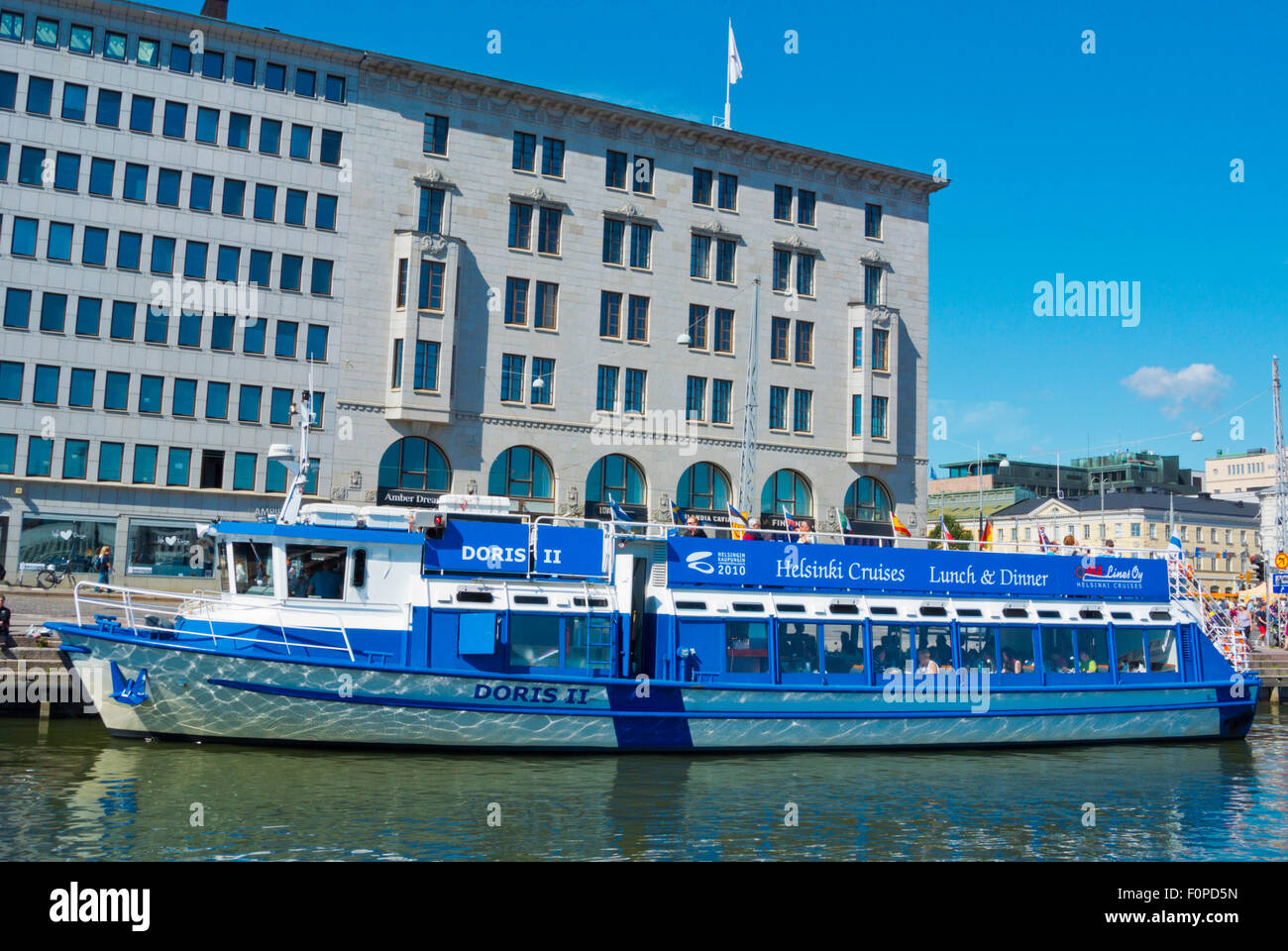 La crociera in barca per visite guidate per i turisti, Kauppatori, la piazza del mercato, Helsinki, Finlandia, Europa Foto Stock