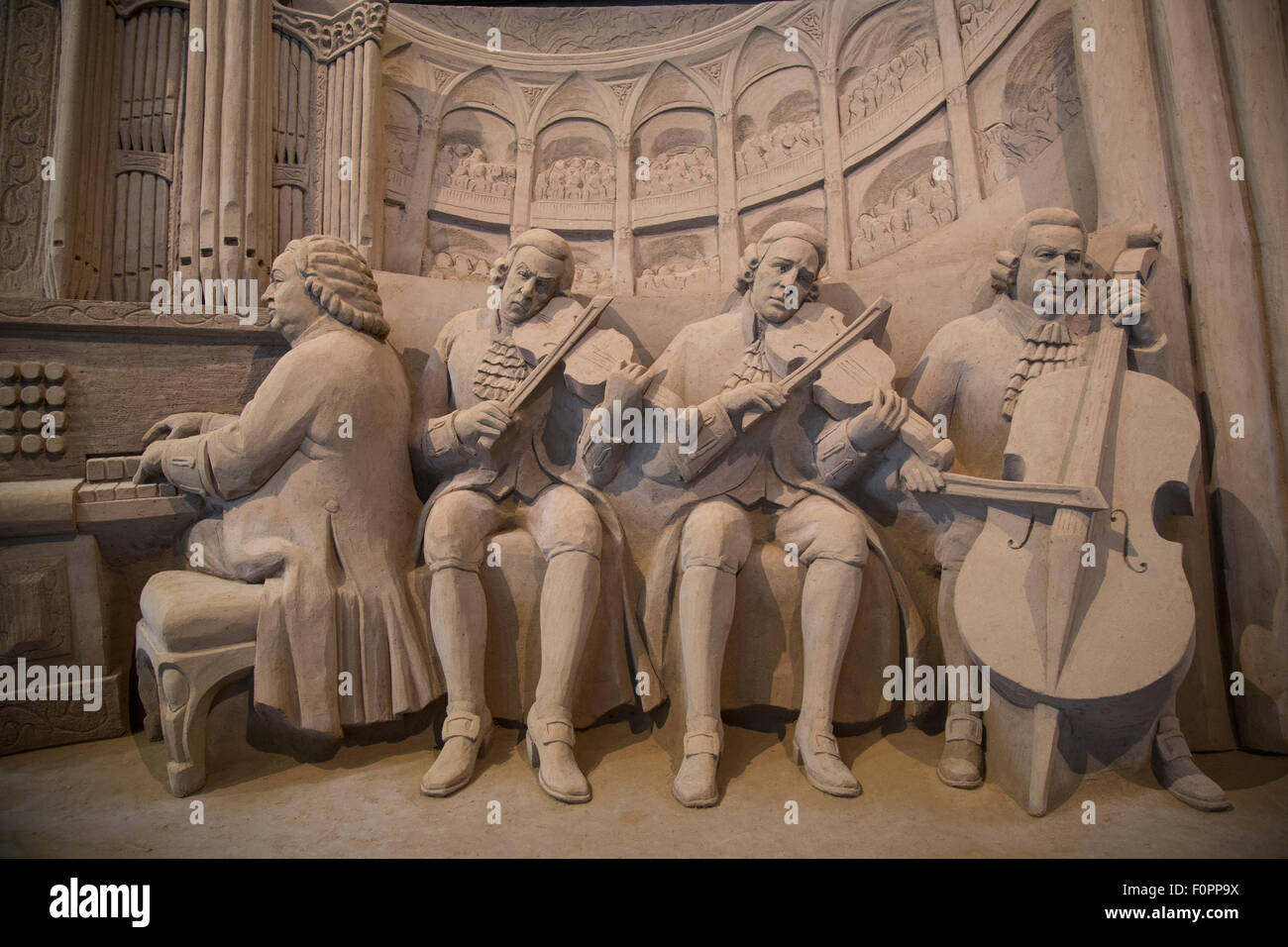 Dune di sabbia Museum - sculture realistiche e di uomo di sabbia. Katsuhiko Chaen è la sabbia scultore e creatore del museo. Foto Stock