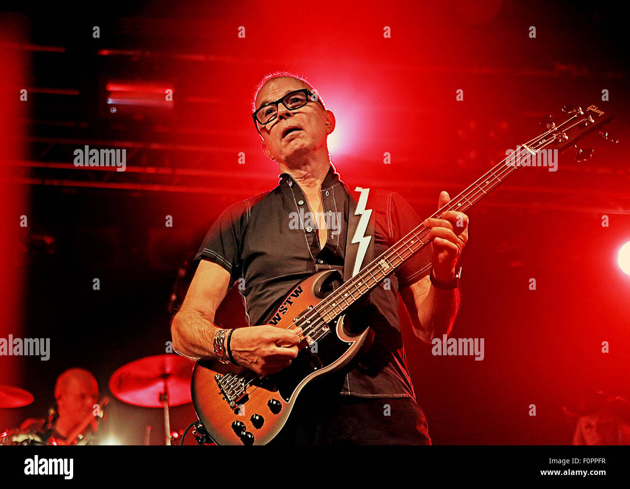 Tony Visconti, Woody Woodmansey e Glenn Gregory eseguire "l'uomo che ha venduto in tutto il mondo a Liverpool O2 Academy dotata di: Tony Visconti dove: Liverpool, Regno Unito quando: 18 Giu 2015 Foto Stock