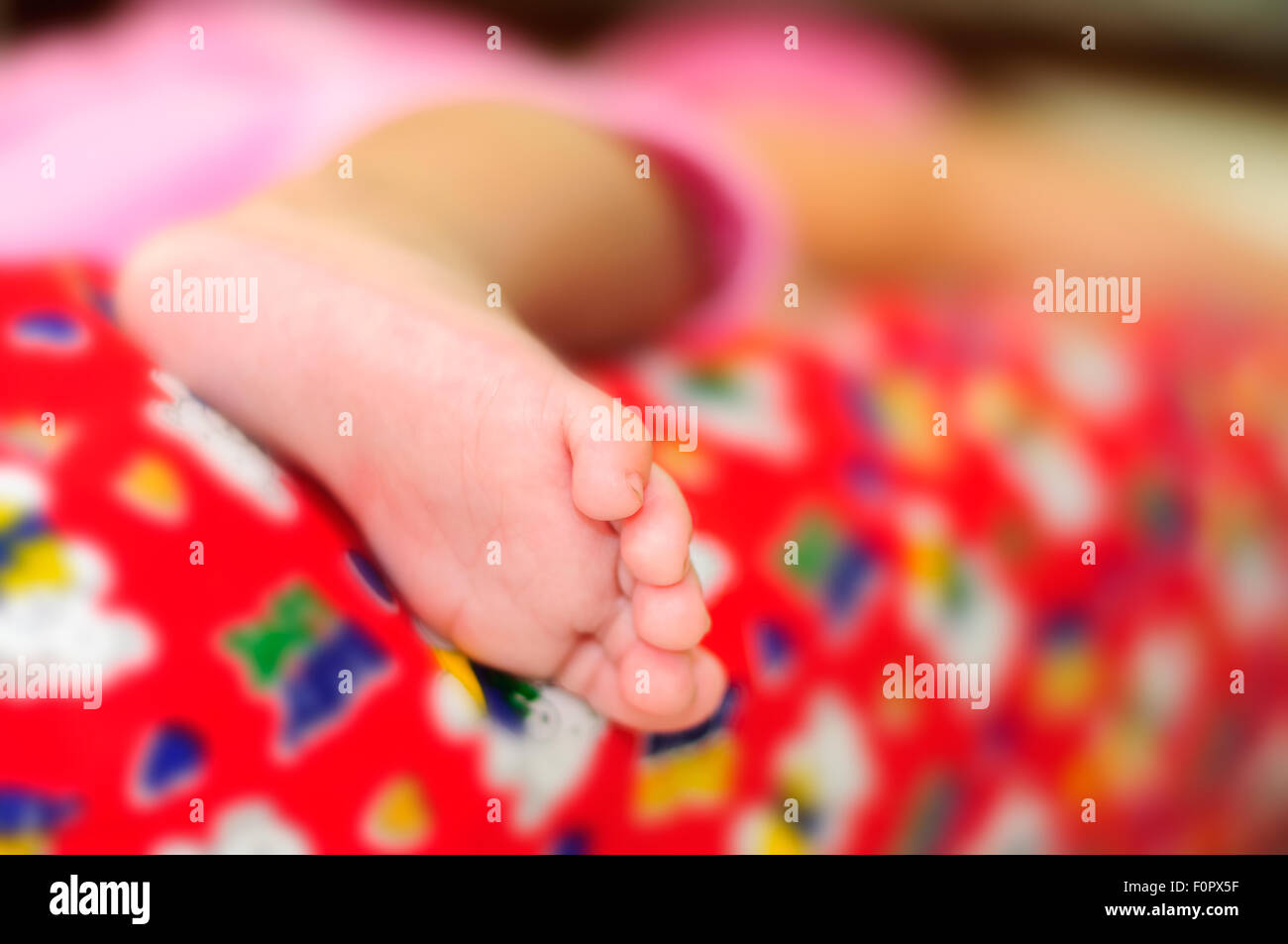 Close up ritratti di un carino, bello Bengali baby boy in atmosfere diverse con lo spazio di copia Foto Stock