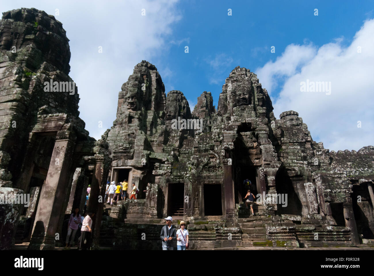 I turisti a Prasat, Bayon Angkor Thom. Foto Stock