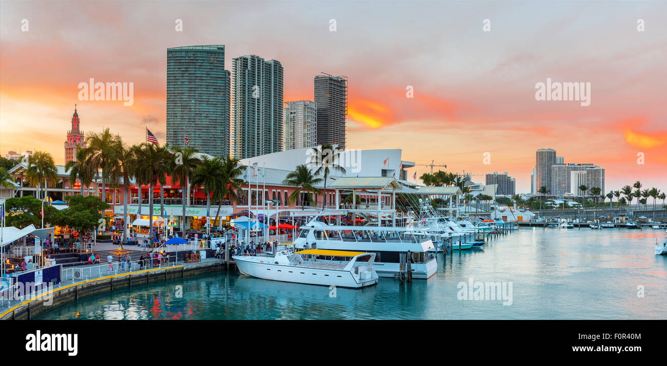 Miami, Bayside Mall al crepuscolo Foto Stock