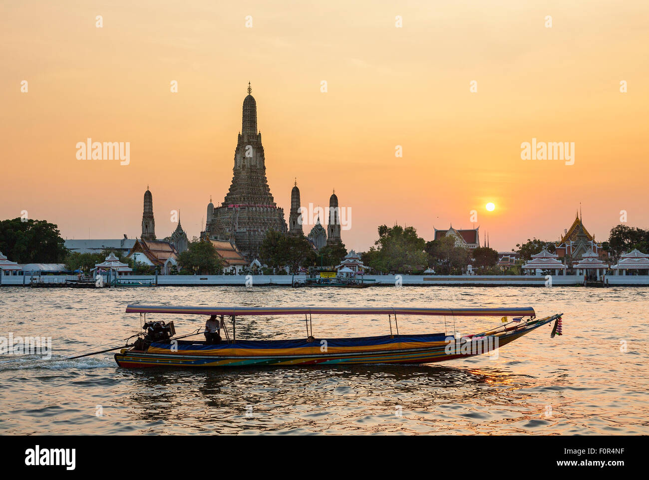 Thailandia, Bangkok, Wat Arun al tramonto Foto Stock