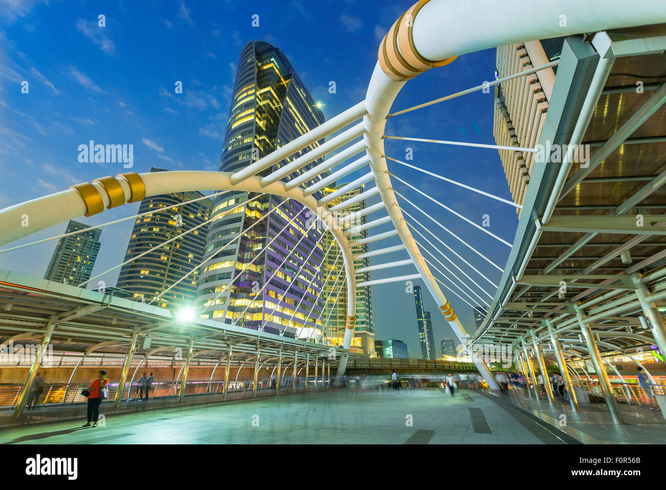 Thailandia, Bangkok, Chong Nonsi stazione BTS Foto Stock
