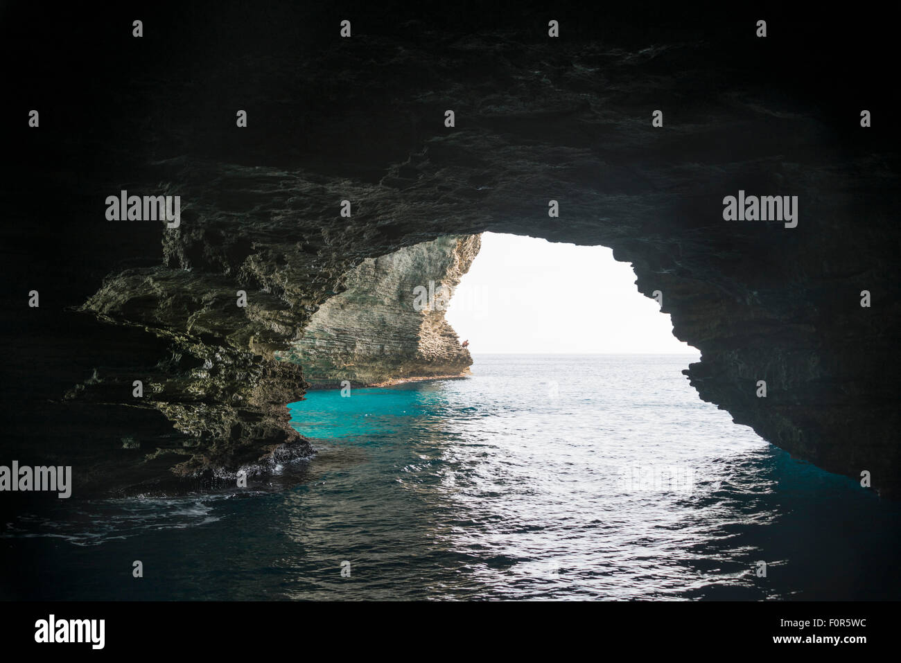 Grotta di mare, Bonifacio, Corsica, Francia Foto Stock