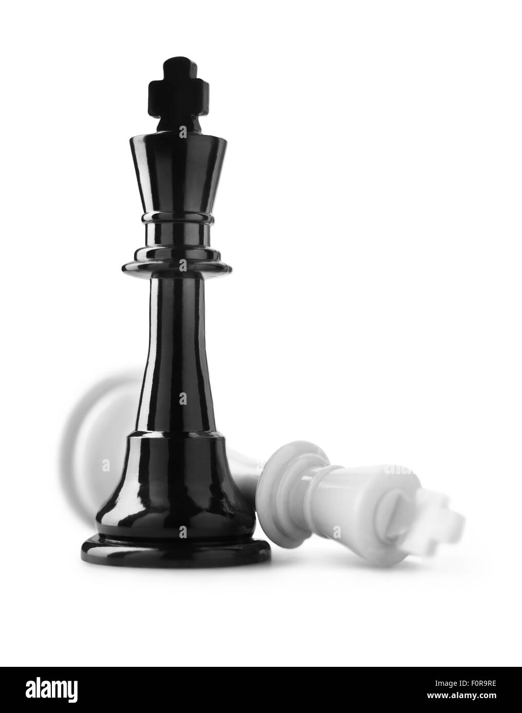 Scacchi pezzi isolati su sfondo bianco Foto Stock