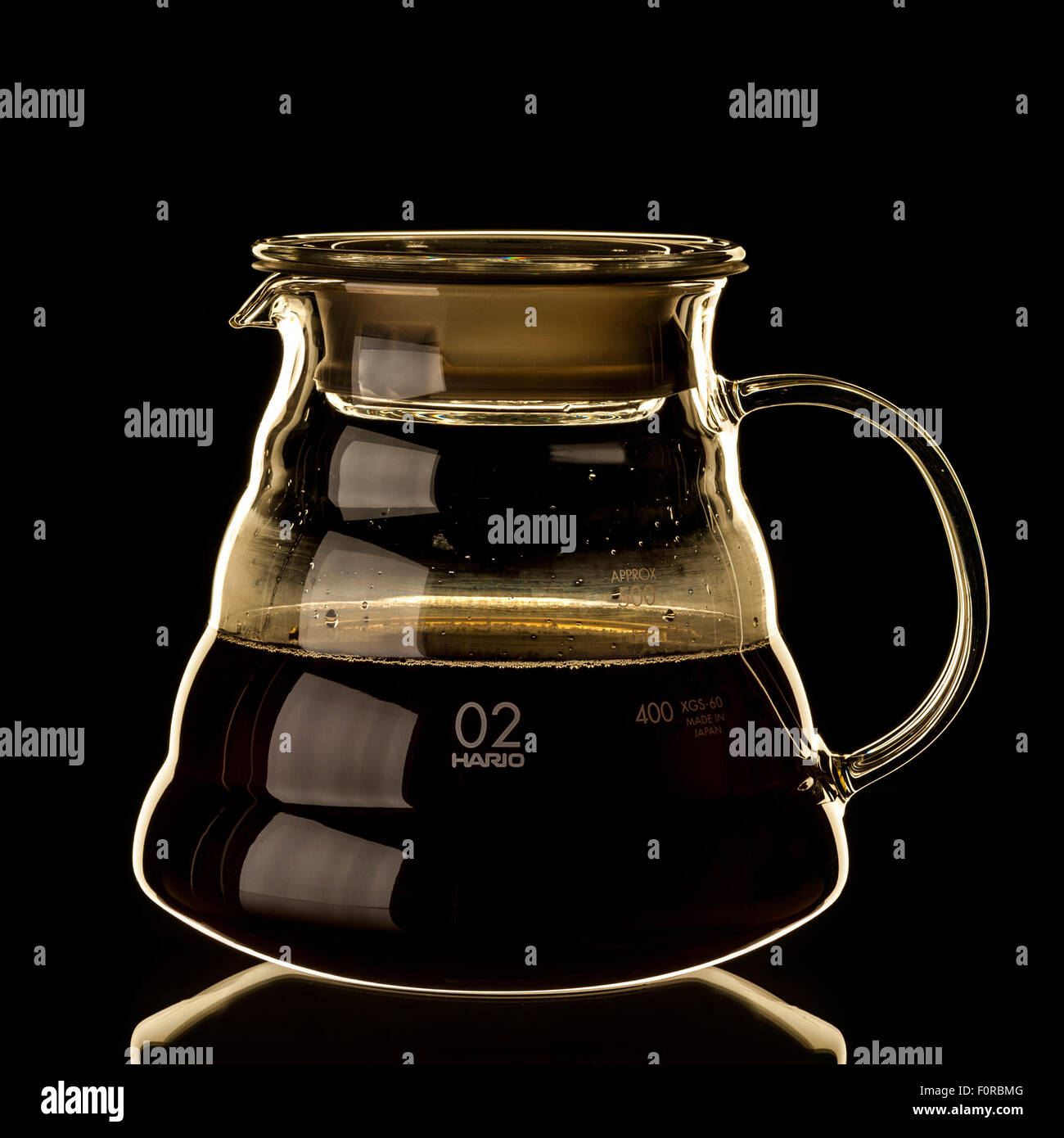 Di infuso di caffè nella caraffa di vetro Foto Stock