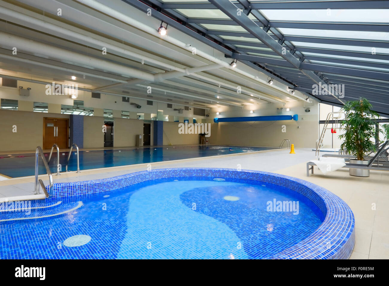 Piscina in Hotel centro ricreativo interno Foto Stock