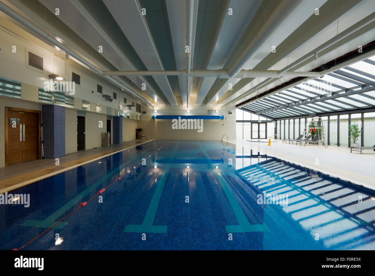 Piscina in Hotel centro ricreativo interno Foto Stock
