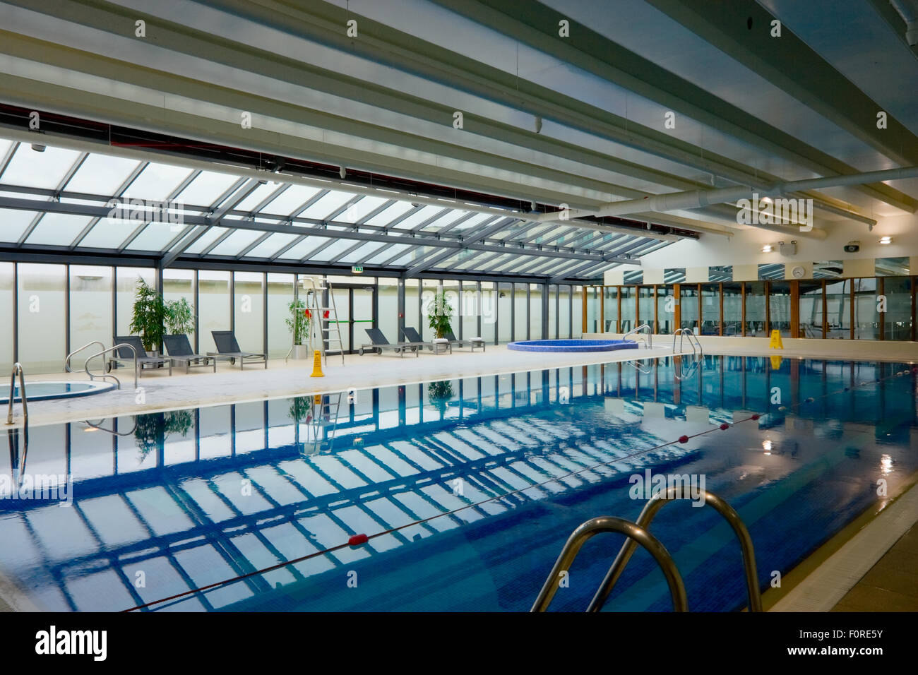 Piscina in Hotel centro ricreativo interno Foto Stock