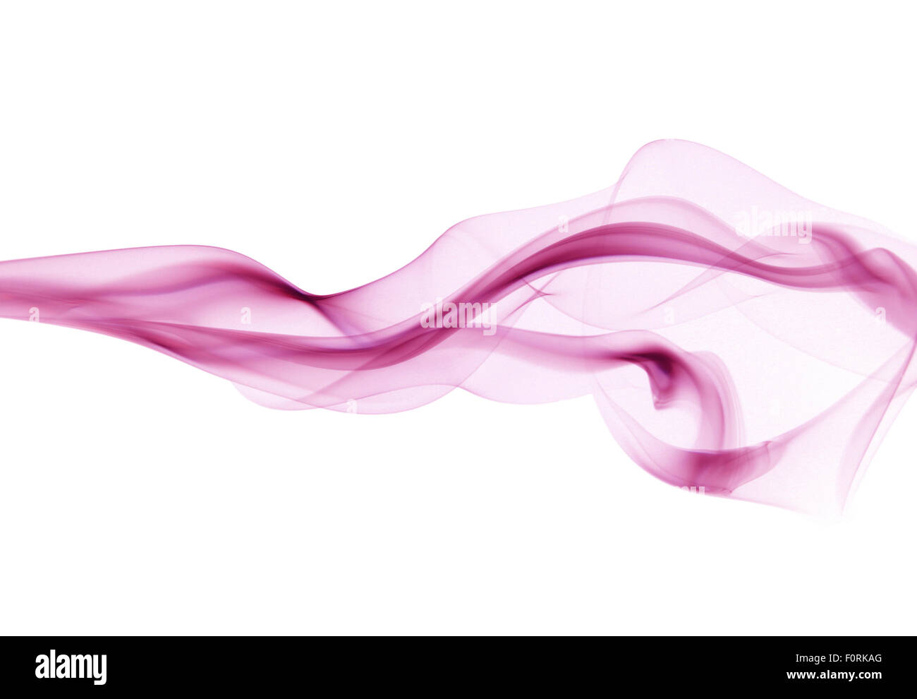 Colpo di rosa astratta forma di fumo che fluisce attraverso il telaio con copia spazio su un puro sfondo bianco Foto Stock