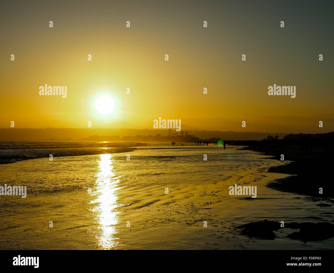 Il sole insieme a Coronado Beach a San Diego in giugno Foto Stock