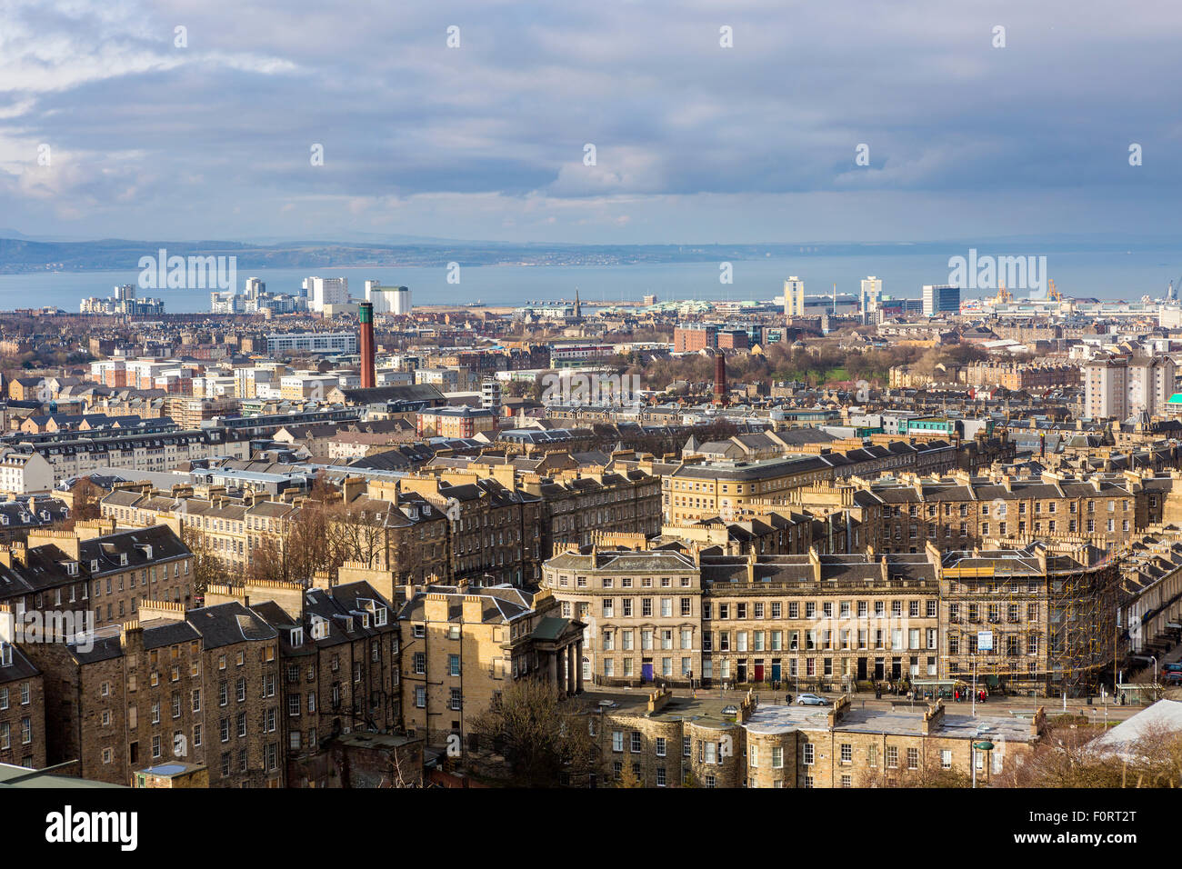 Una vista da Calton Hill su Edinburgo, città di Edimburgo, Scozia, Regno Unito, Europa. Foto Stock