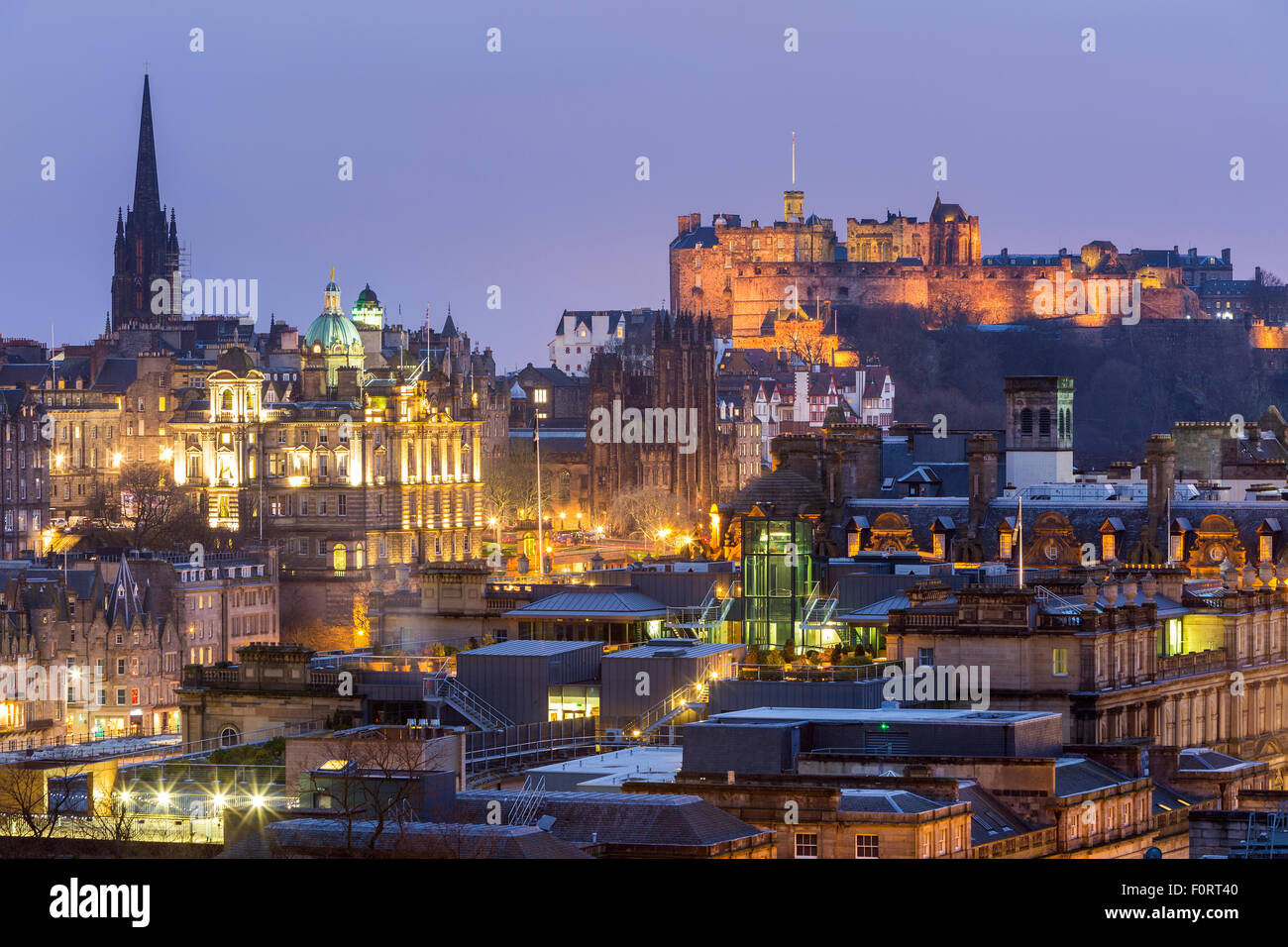 Una vista da Calton Hill su Edinburgo, città di Edimburgo, Scozia, Regno Unito, Europa. Foto Stock