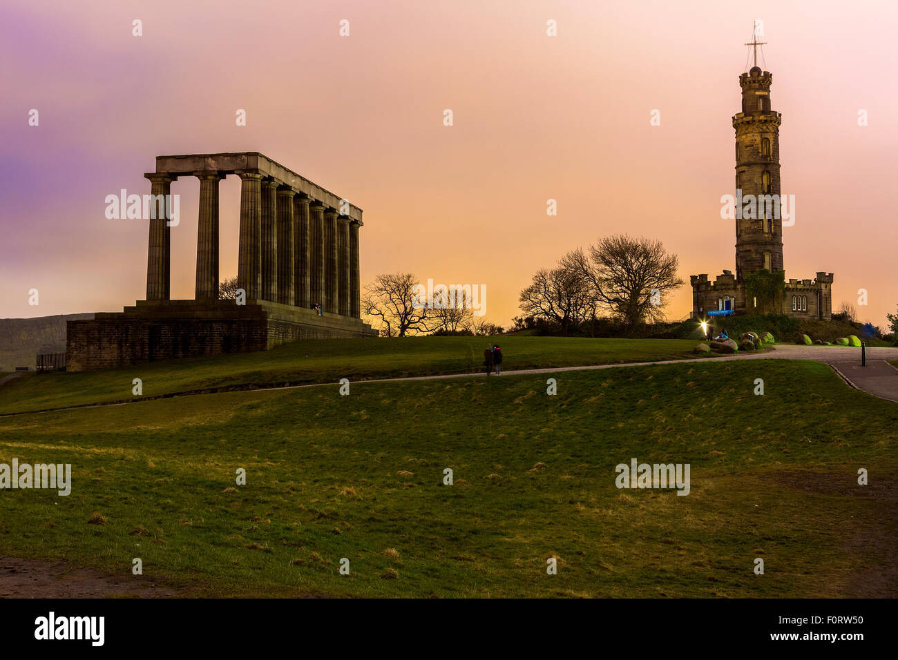 Monumento nazionale e Monumento Nelson a Calton Hill, Edimburgo, città di Edimburgo, Scozia, Regno Unito, Europa. Foto Stock