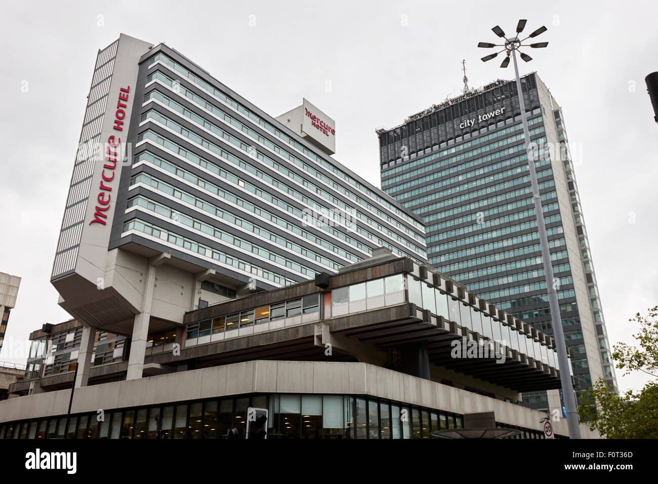 Mercure hotel e torre della città il centro città di Manchester Inghilterra England Regno Unito Foto Stock