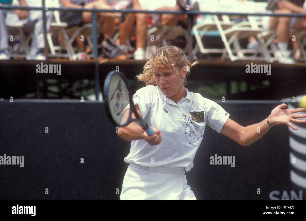 Steffi Graf in azione presso la grande banca americana classico del tennis a San Diego Tennis & Racquet Club nel 1990. Foto Stock