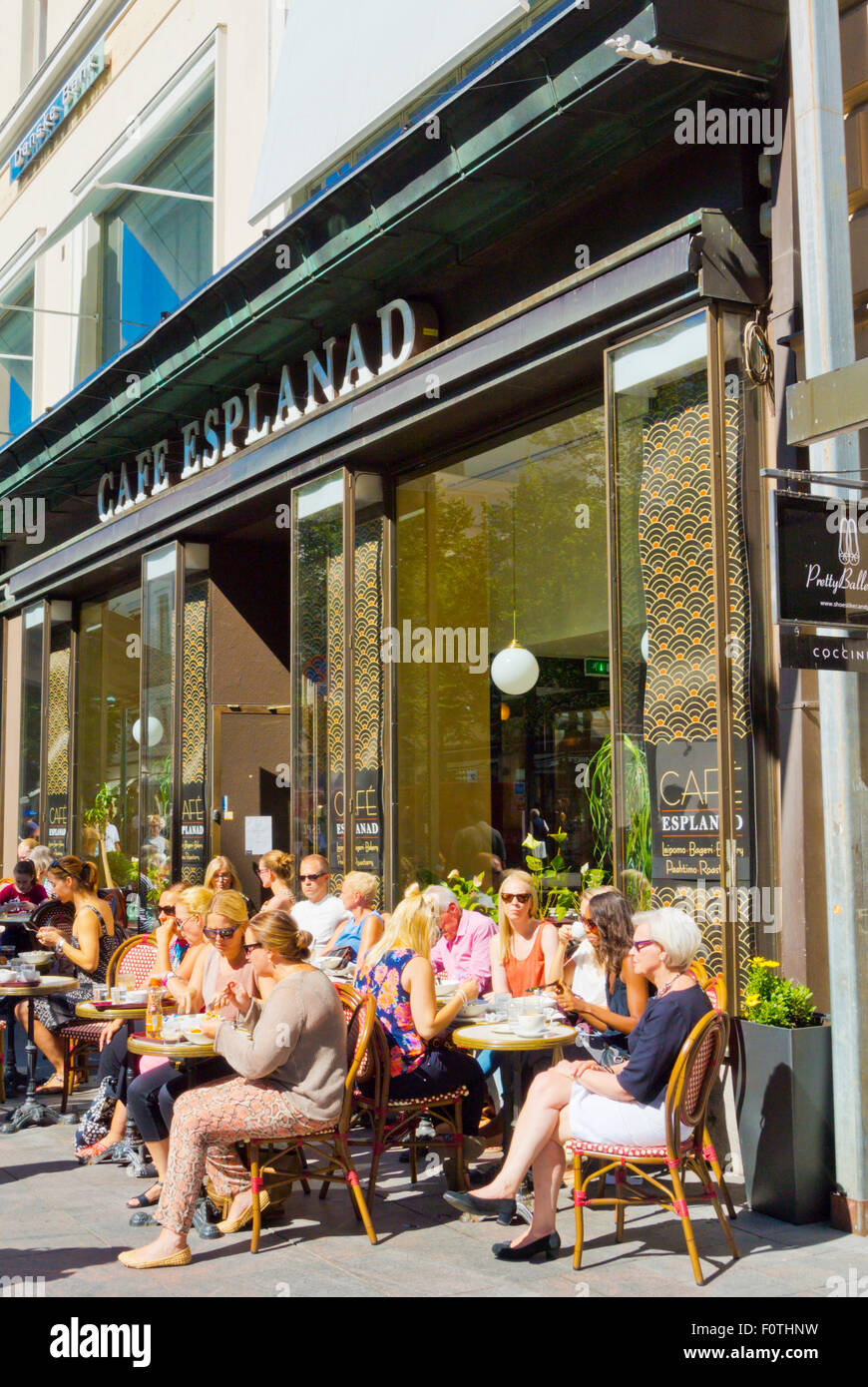 Cafe Esplanad, Pohjois-Esplanadi, Esplanade Avenue e il centro di Helsinki, Finlandia, Europa Foto Stock