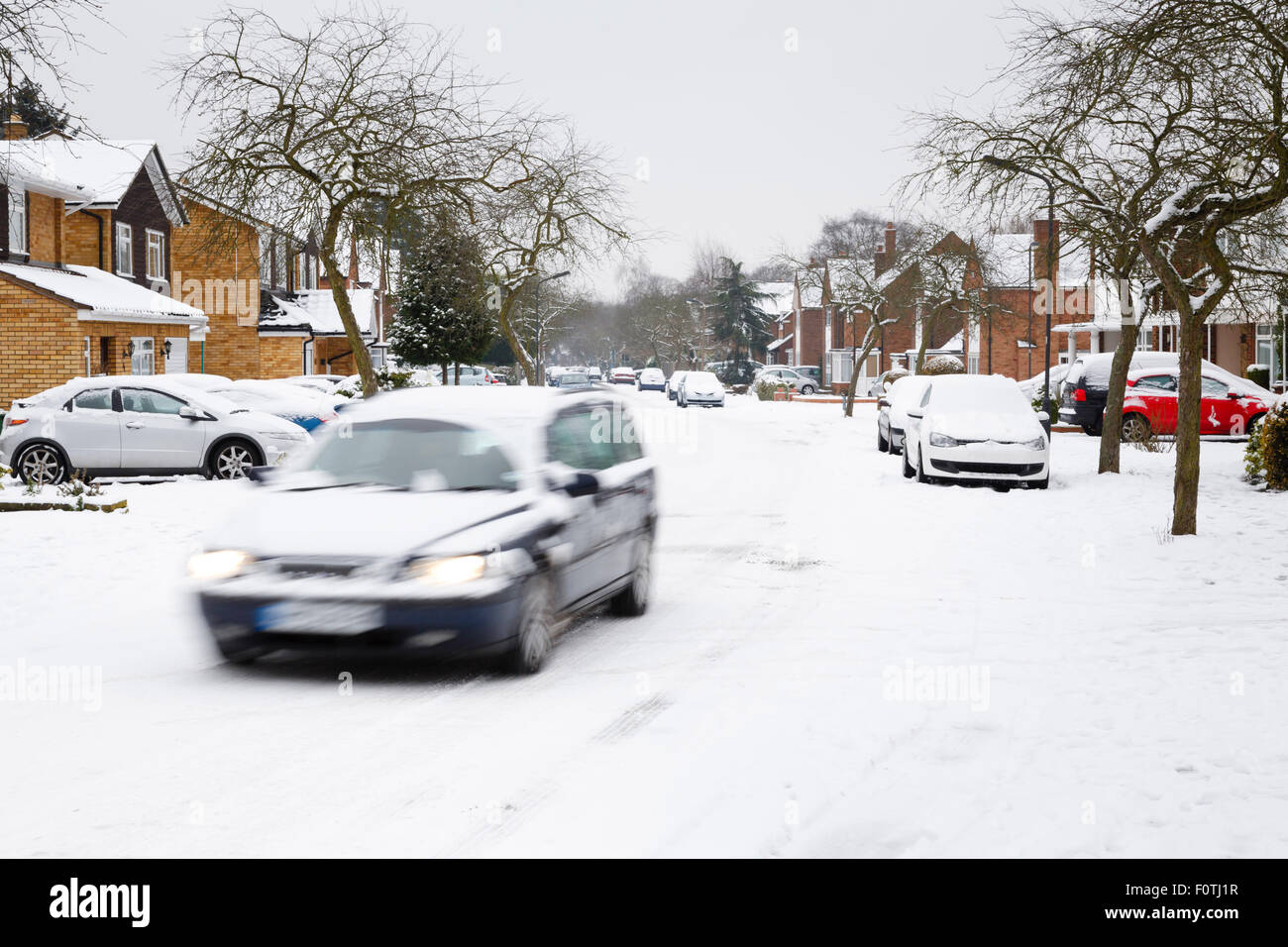 In inverno la guida in presenza di neve nel Regno Unito Foto Stock