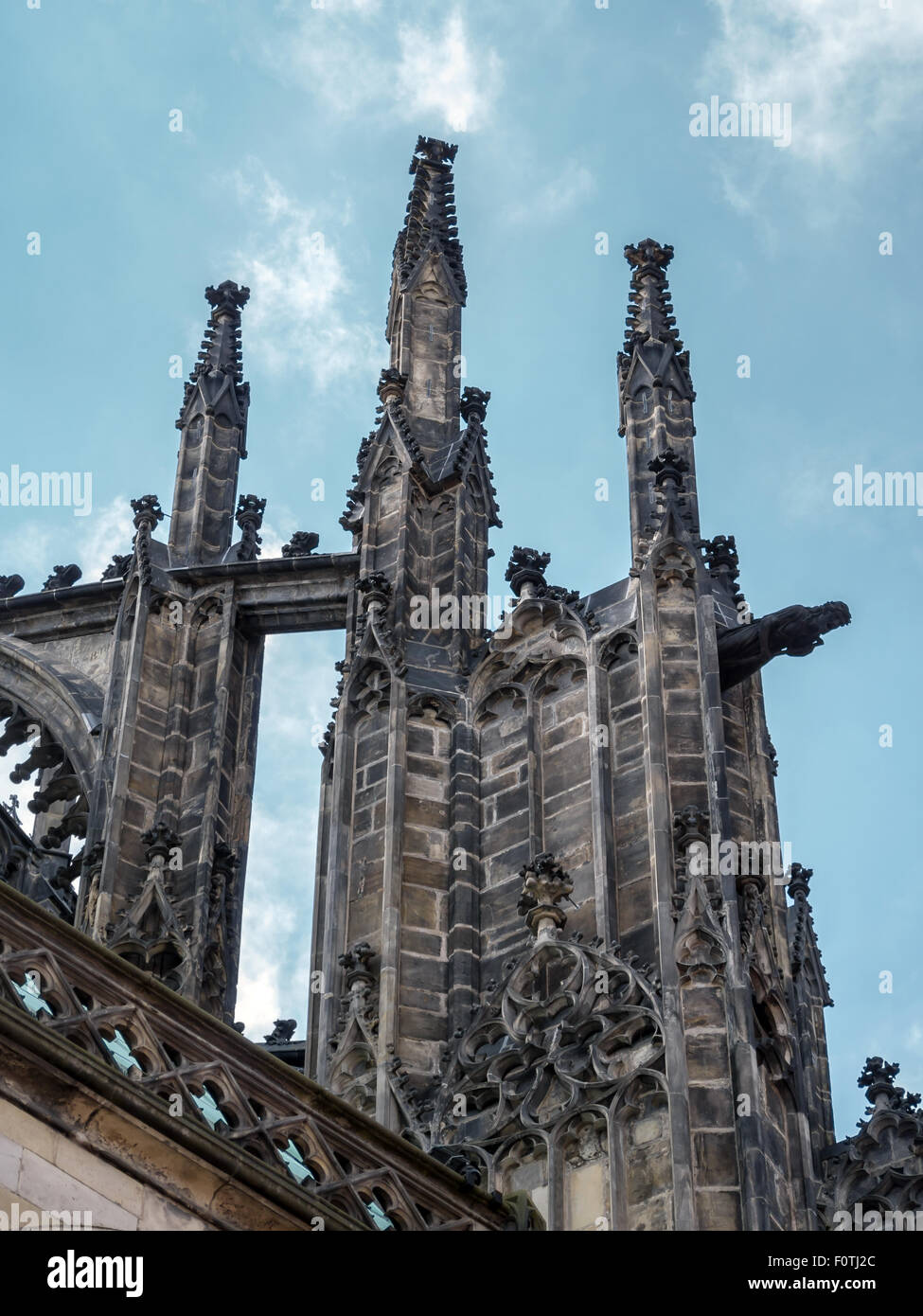 Riscontri e pinnacoli di Metropolitan Cattedrale dei Santi Vito, Venceslao e Adalberto, il Castello di Praga, Repubblica Ceca Foto Stock