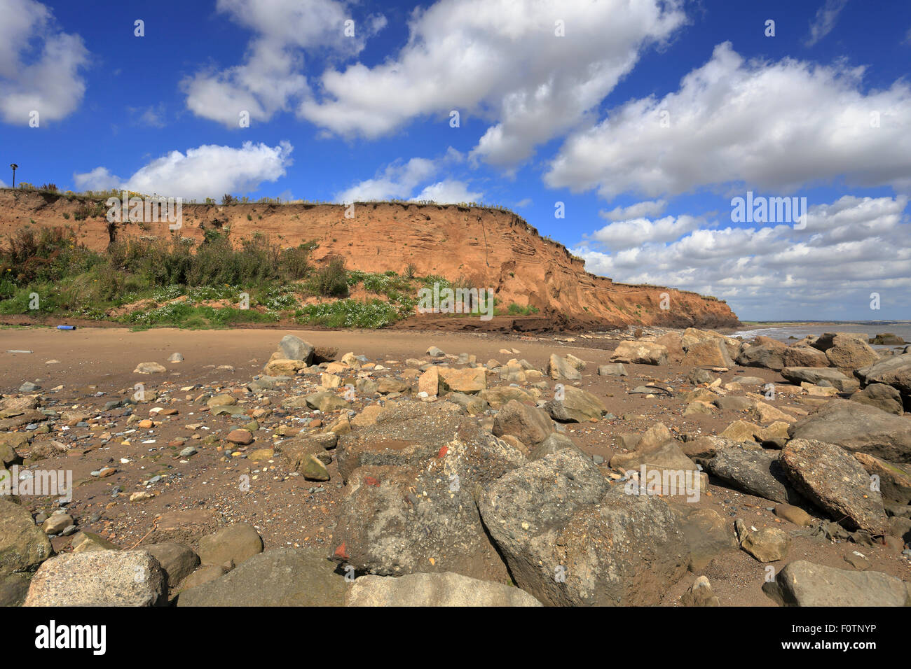 Barmston scogliere sulla costa di Holderness, East Yorkshire, Inghilterra, Regno Unito. Il più veloce erosione costiera in Europa. Foto Stock