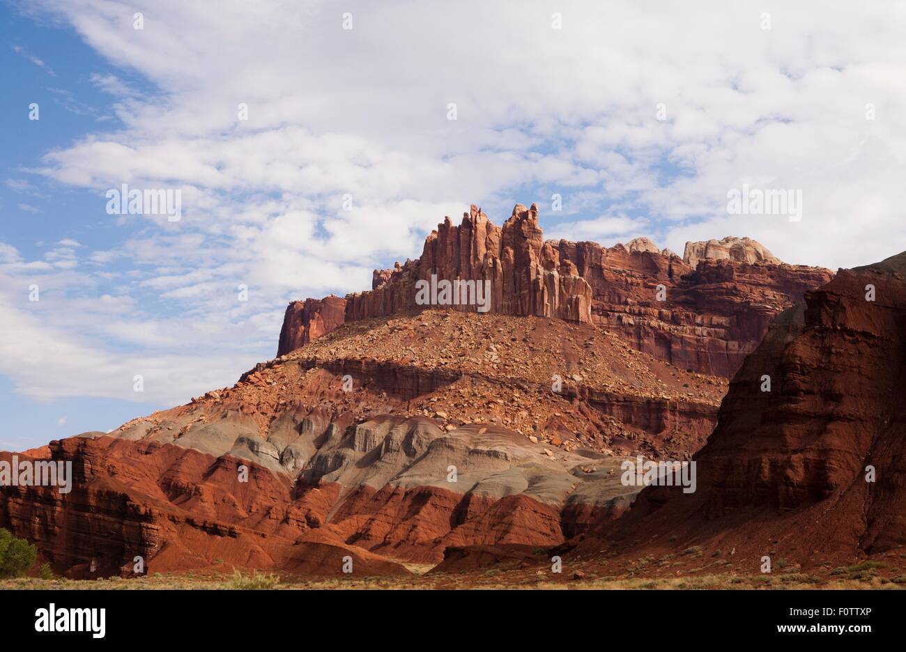 Vista delle formazioni rocciose nel Parco nazionale di Capitol Reef, Torrey, Utah, Stati Uniti d'America Foto Stock