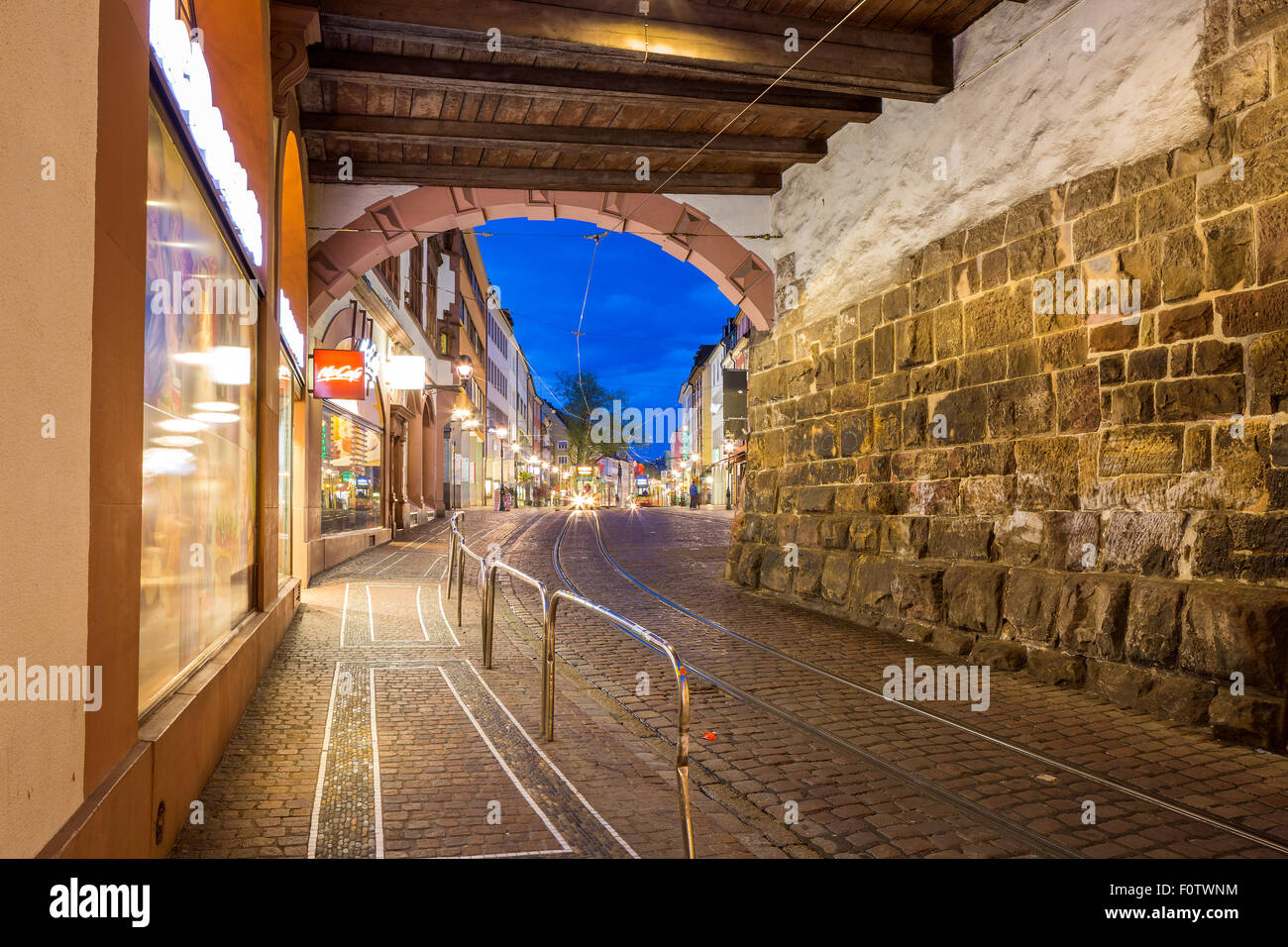 Martin's Gate in Kaiser Joseph Street a Freiburg im Breisgau, Baden-Württemberg, Germania, Germania Foto Stock