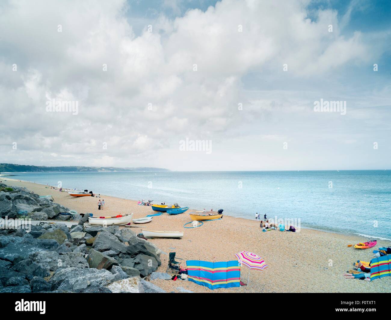 I turisti sulla spiaggia nel Devon, Inghilterra, Regno Unito Foto Stock