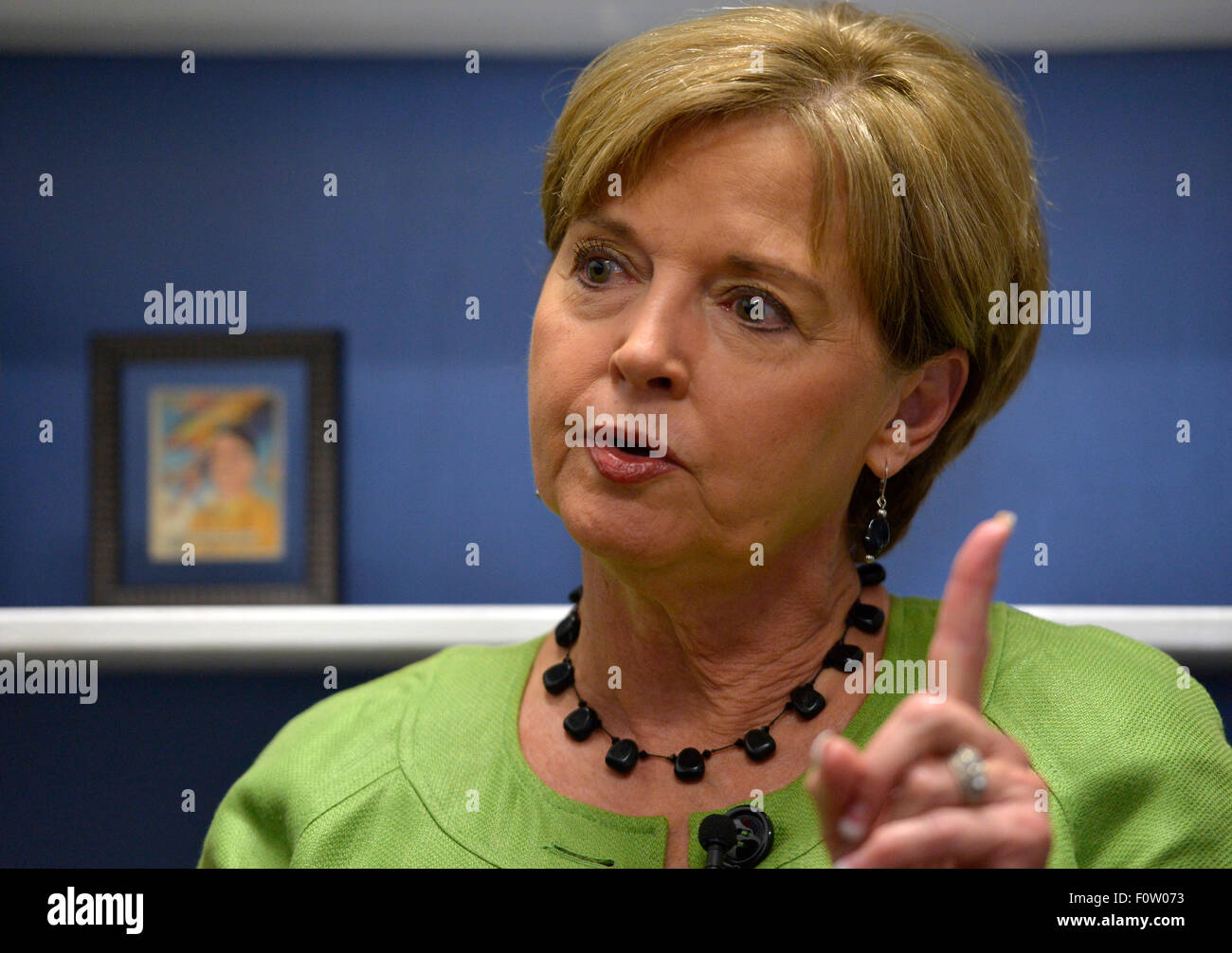 (150821) -- MONROE, Agosto 21, 2015 (Xinhua) -- nellâ Calloway, Chennault Aviazione Militare e direttore del museo e una grande figlia di Flying Tigers comandante tenente generale Claire Lee Chennault, parla durante un'intervista con Xinhua News Agency di Monroe, Louisiana, Stati Uniti, 15 luglio, 2015. Calloway è il direttore dell' aviazione Chennault e Museo Militare situato in Monroe, negli Stati Uniti Stato della Louisiana. Il museo è unico nel suo genere negli Stati Uniti Foto Stock