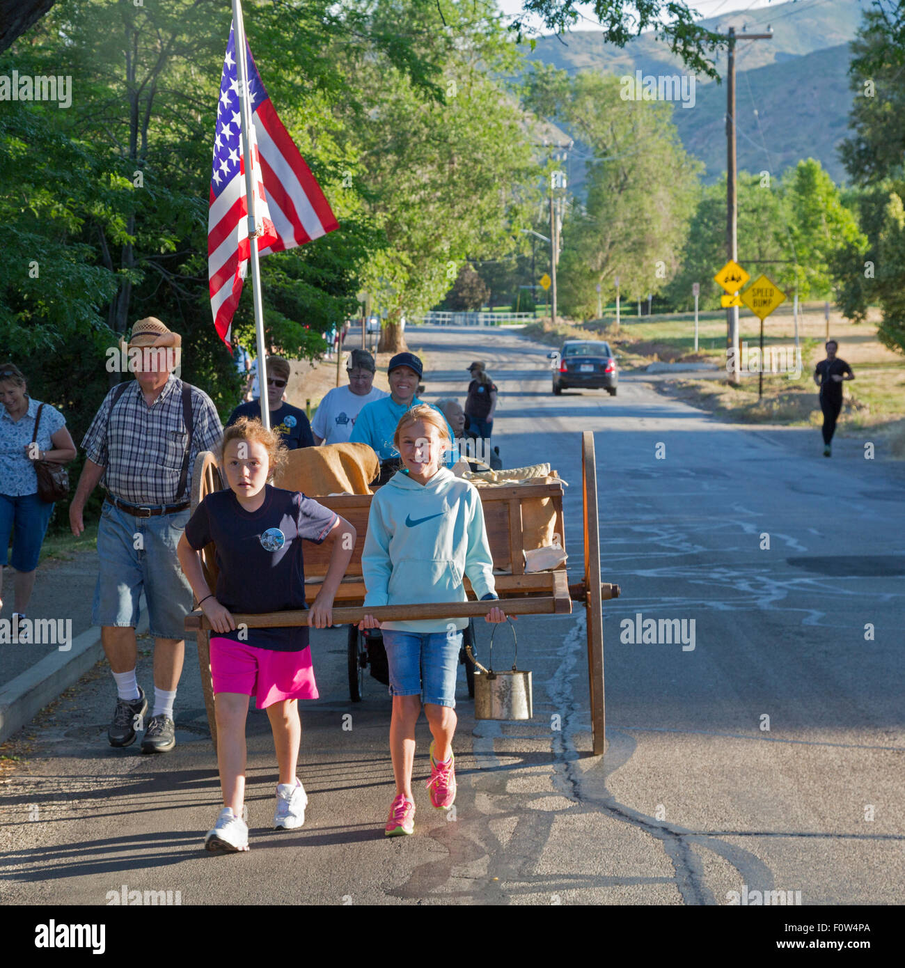 Xx secolo Mormoni ripercorrere il percorso che i loro antenati hanno preso in arrivo al loro "primo accampamento' in Salt Lake City. Foto Stock