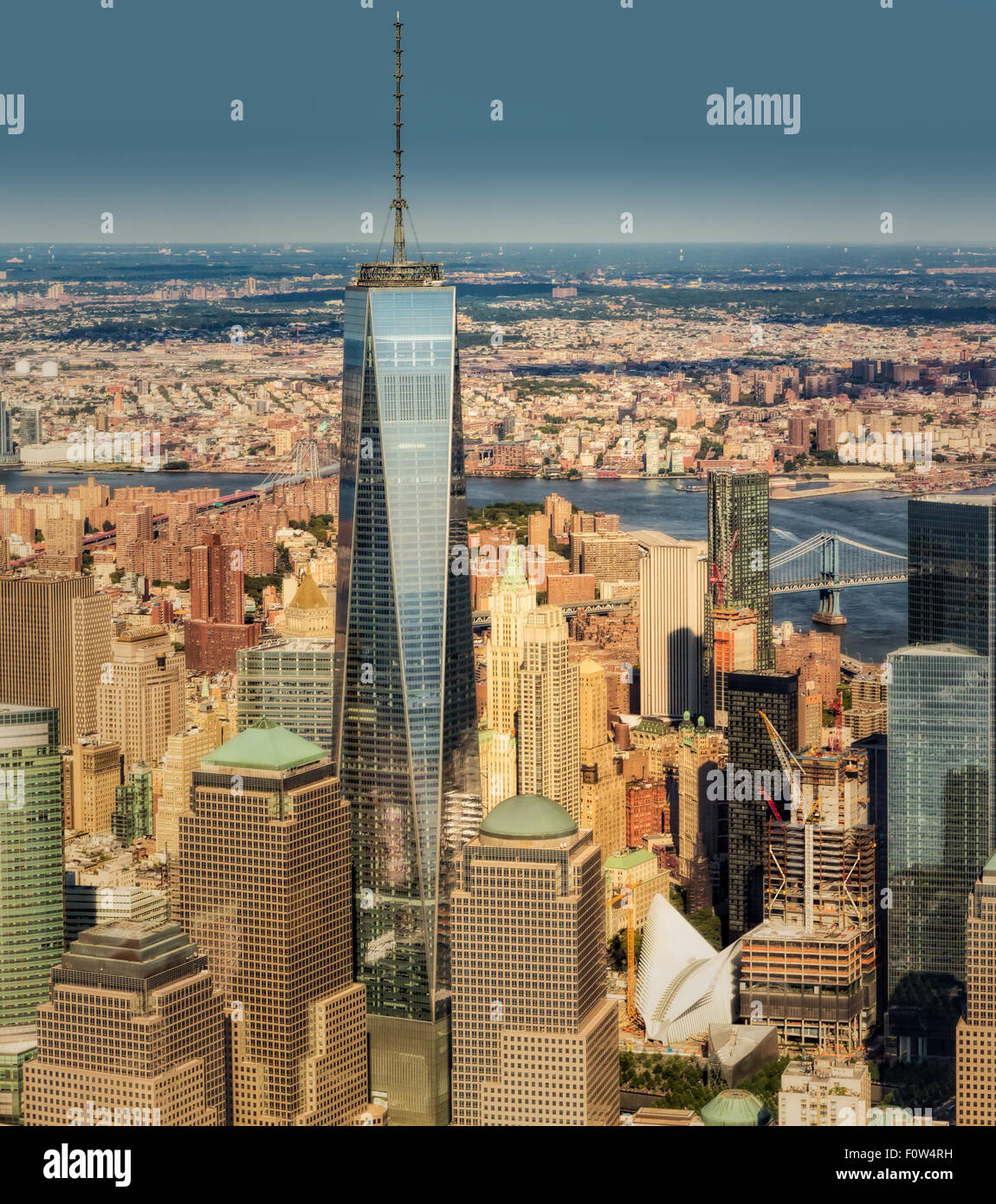 Antenna vista ravvicinata di One World Trade Center WTC comunemente indicata come la Torre di libertà. Foto Stock
