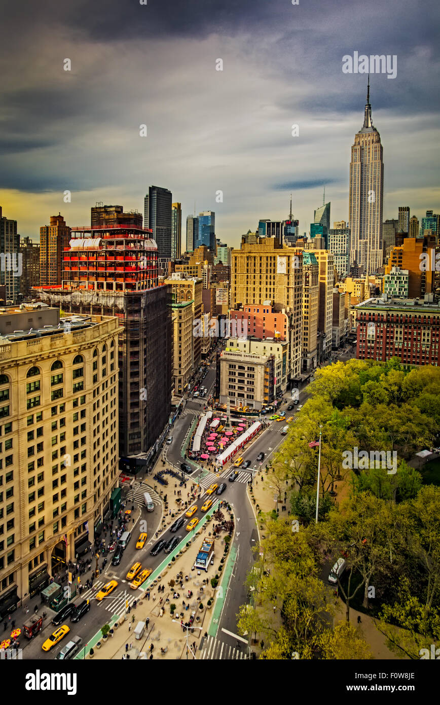 Vista aerea per il Flatiron District lungo con Fifth Avenue e Broadway, Madison Square Park, così come l'Empire State. Foto Stock