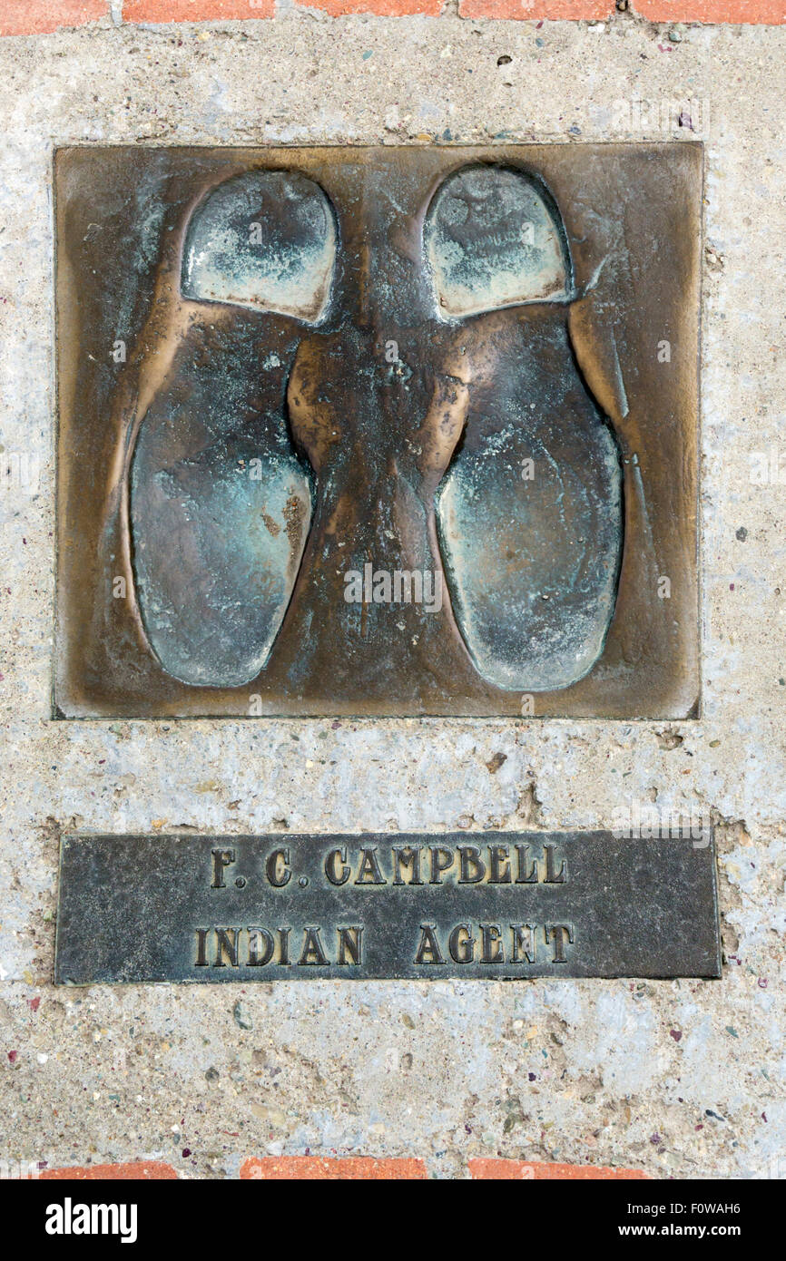 Footprint cast di F C Campbell agente indiano, un delegato al 1930 Indian Sign Language Conferenza a Browning. I dettagli nella desc Foto Stock