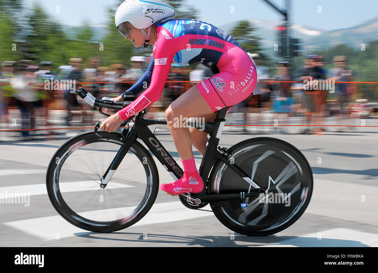 Agosto 121, 2015 - Breckenridge, Colorado, Stati Uniti - Vista Dallas rider,  Mia Manganello, durante la cerimonia inaugurale di donne di edizione della  U.S. Pro Cycling Challenge, Breckenridge, Colorado. Noto come gara