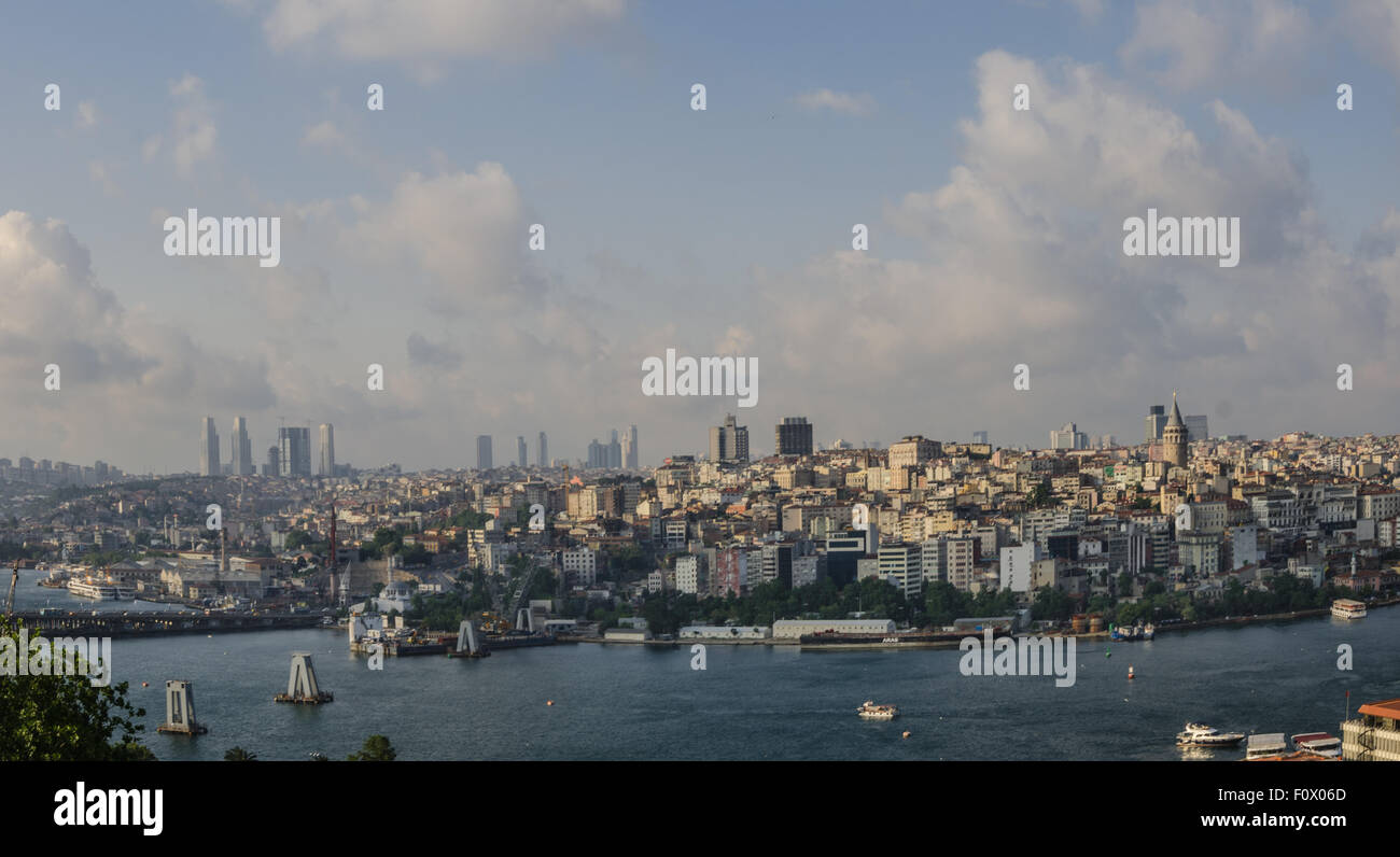 Vista dal quartiere Eminonu e il ponte Galata Foto Stock