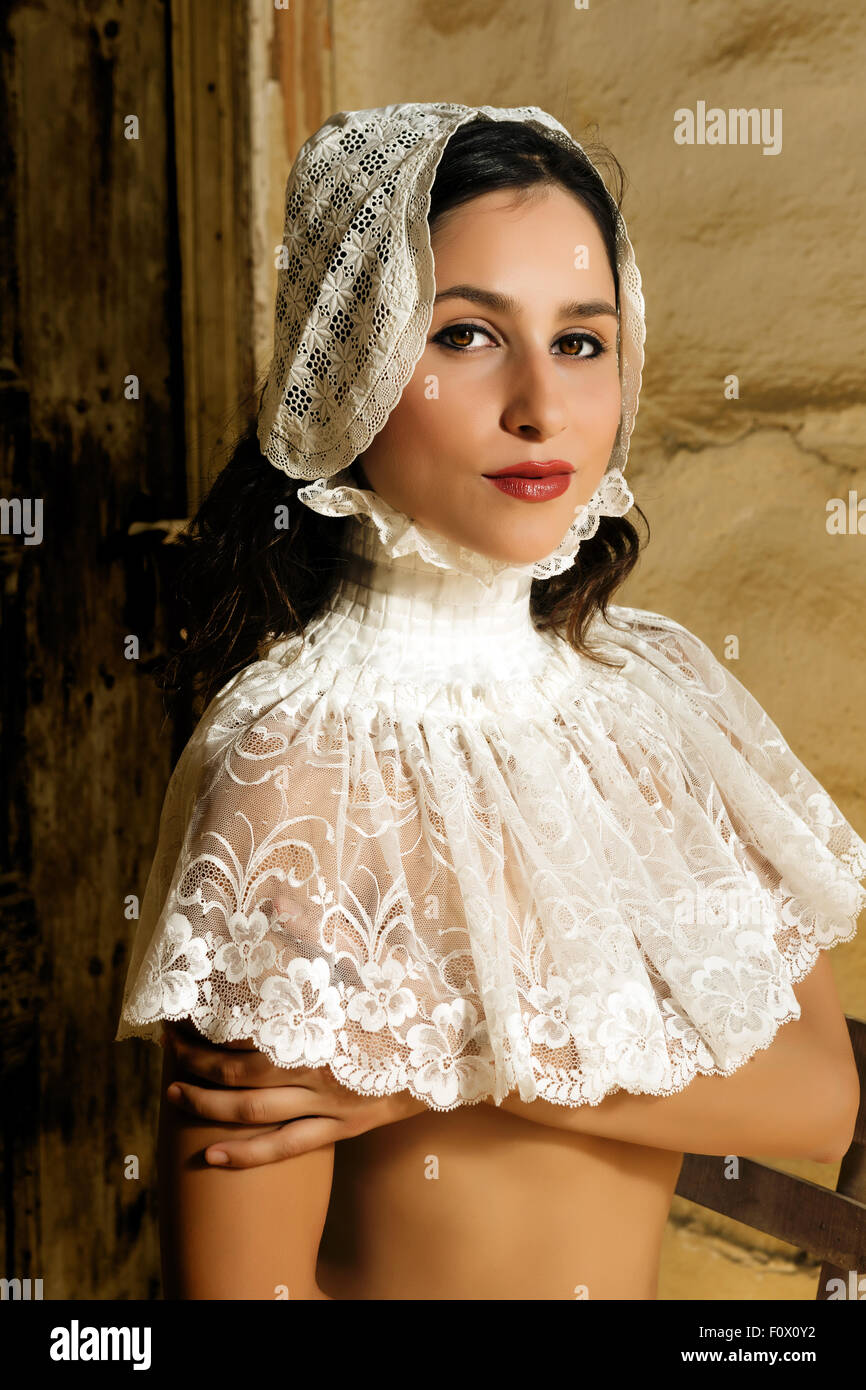 Acquista Colletto finto in pizzo da donna Colletto per bambola Colletto per camicia staccabile Colletto falso Camicetta Top Accessori per abbigliamento donna in Italia a partire da 14