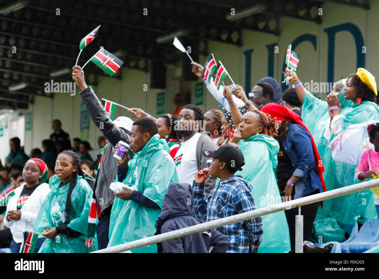 Dublino, Irlanda. Il 22 agosto 2015. I fan del Kenya dopo i Paesi Bassi v Kenya gioco durante la donna Sevens qualificatore di serie corrisponde all'UCD Bowl, Dublino. Paesi Bassi ha vinto 22 - 7. Credito: Elsie Kibue / Alamy Live News Foto Stock