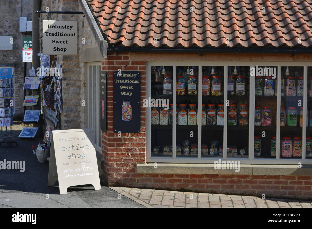 Dolce tradizionale Shop esterno, Helmsley, North Yorkshire, Inghilterra Foto Stock