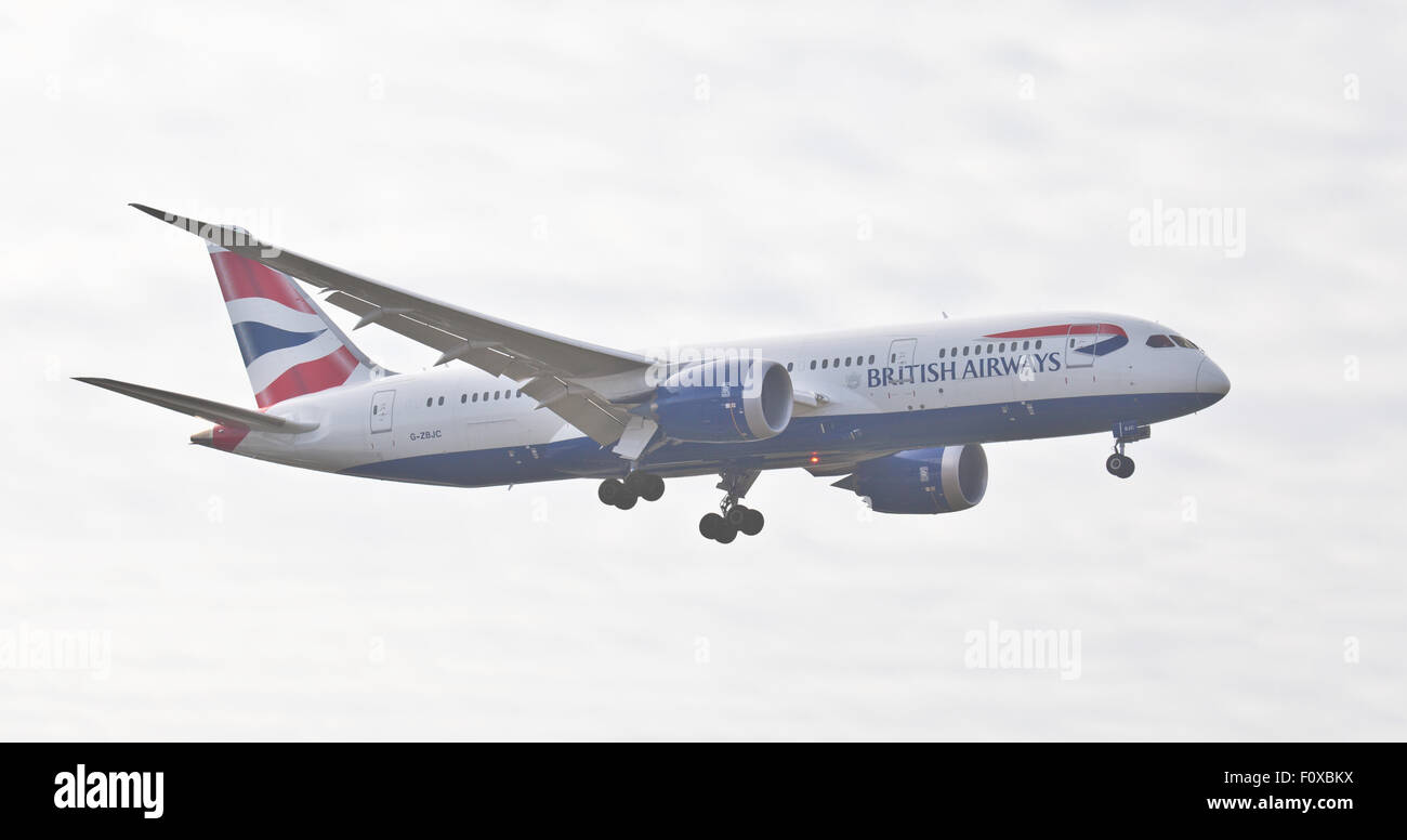 British Airways Boeing 787 Dreamliner G-ZBJC venuta in terra a Londra Heathrow Airport LHR Foto Stock