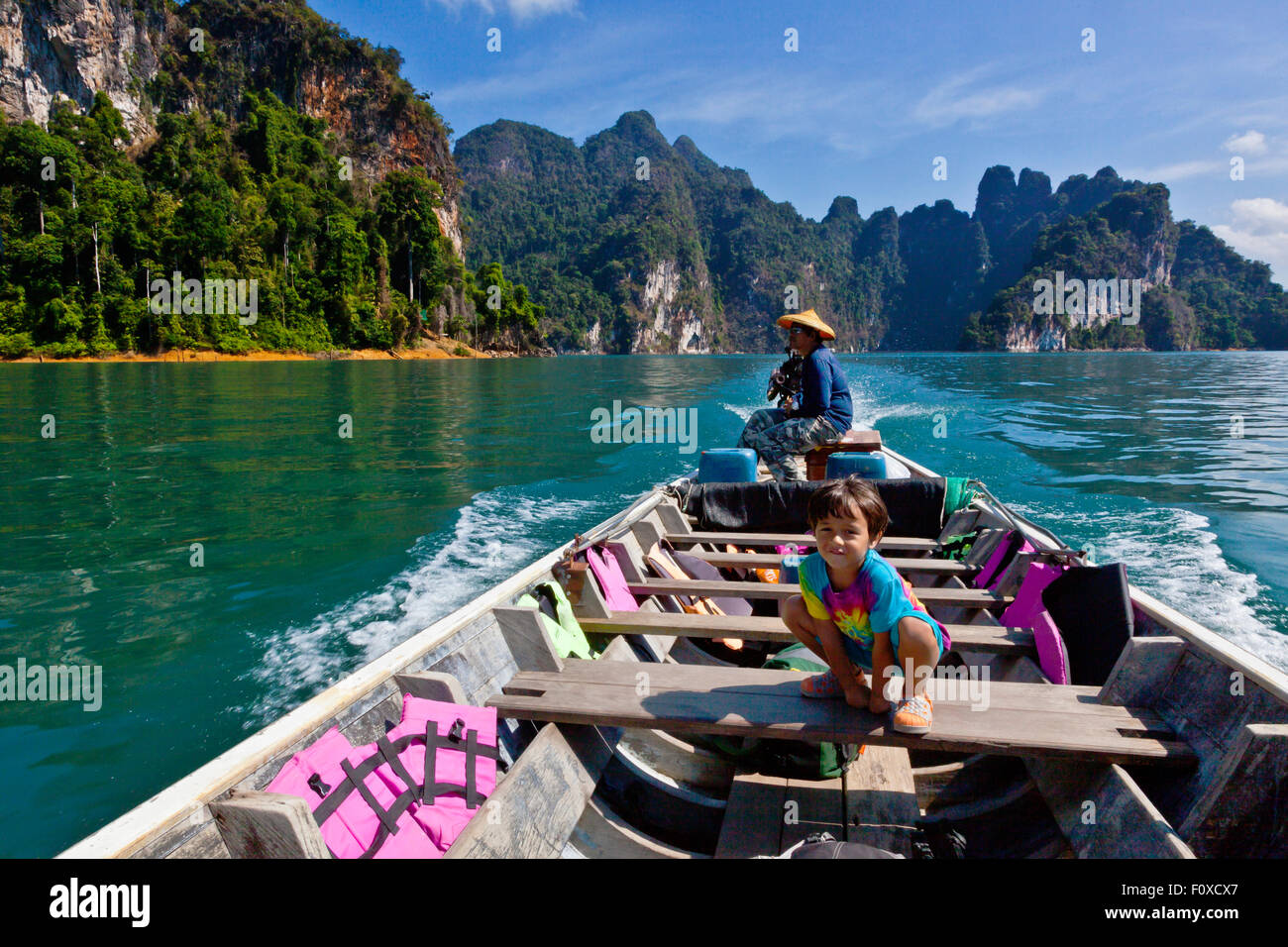 VAJRA GARRETT LOVELL su CHEOW EN lago in Khao Sok NATIONAL PARK - Tailandia Foto Stock