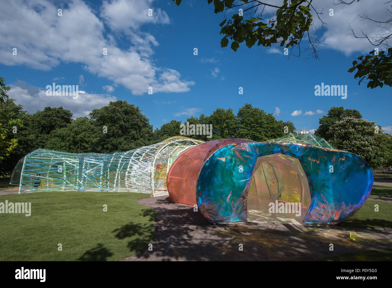 Galleria della Serpentina padiglione estivo - VIP vista privata presso i Giardini di Kensington, Arrivlas. Dotato di: Vista Dove: Londra, Regno Unito quando: 22 Giu 2015 Foto Stock