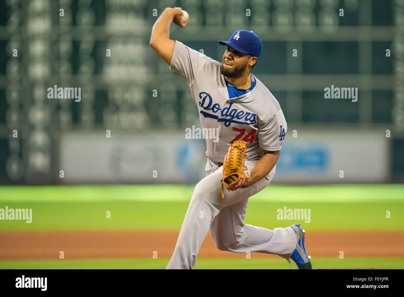 Houston, TX, Stati Uniti d'America. 23 Ago, 2015. Los Angeles Dodgers relief pitcher Kenley Jansen (74) passi durante il nono inning di una Major League Baseball gioco tra Houston Astros e il Los Angeles Dodgers al Minute Maid Park a Houston, TX. Trask Smith/CSM/Alamy Live News Foto Stock