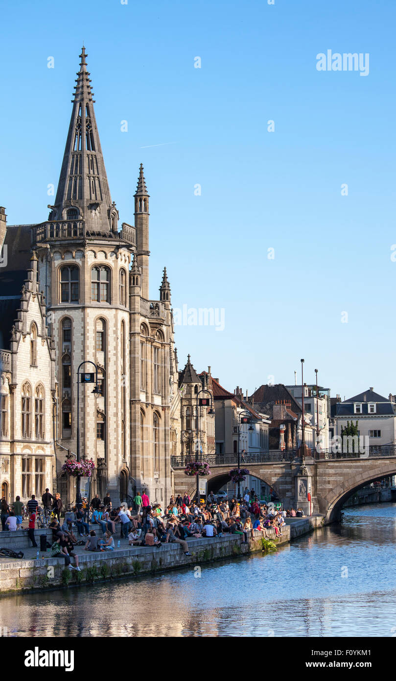 Graslei sulla Schelda, il centro storico di Gand, Belgio Foto Stock