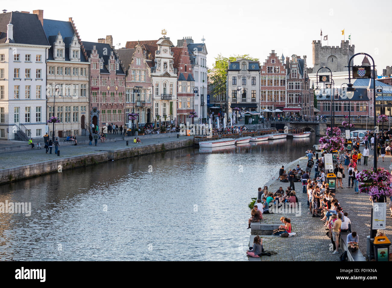 Graslei sulla Schelda, il centro storico di Gand, Belgio Foto Stock