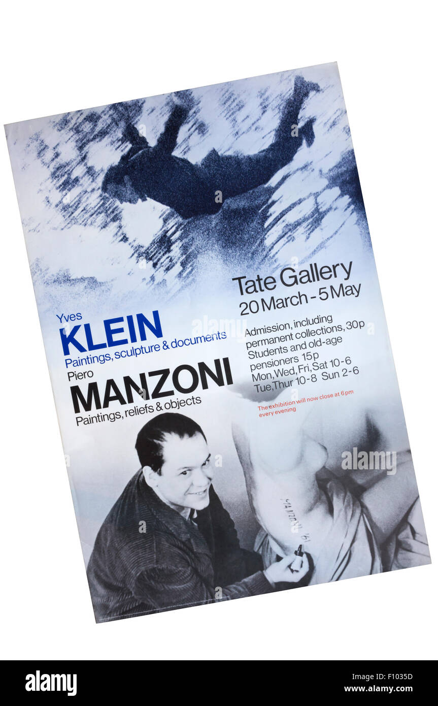 Poster per il 1974 mostra alla Tate Gallery di opere di Yves Klein e Piero Manzoni. Foto Stock