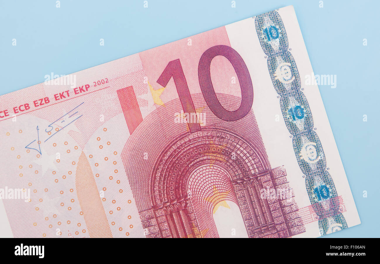 Solo dieci euro nota su fondo azzurro Foto Stock